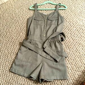 Abercrombie Jumper shorts with belt Size 11
